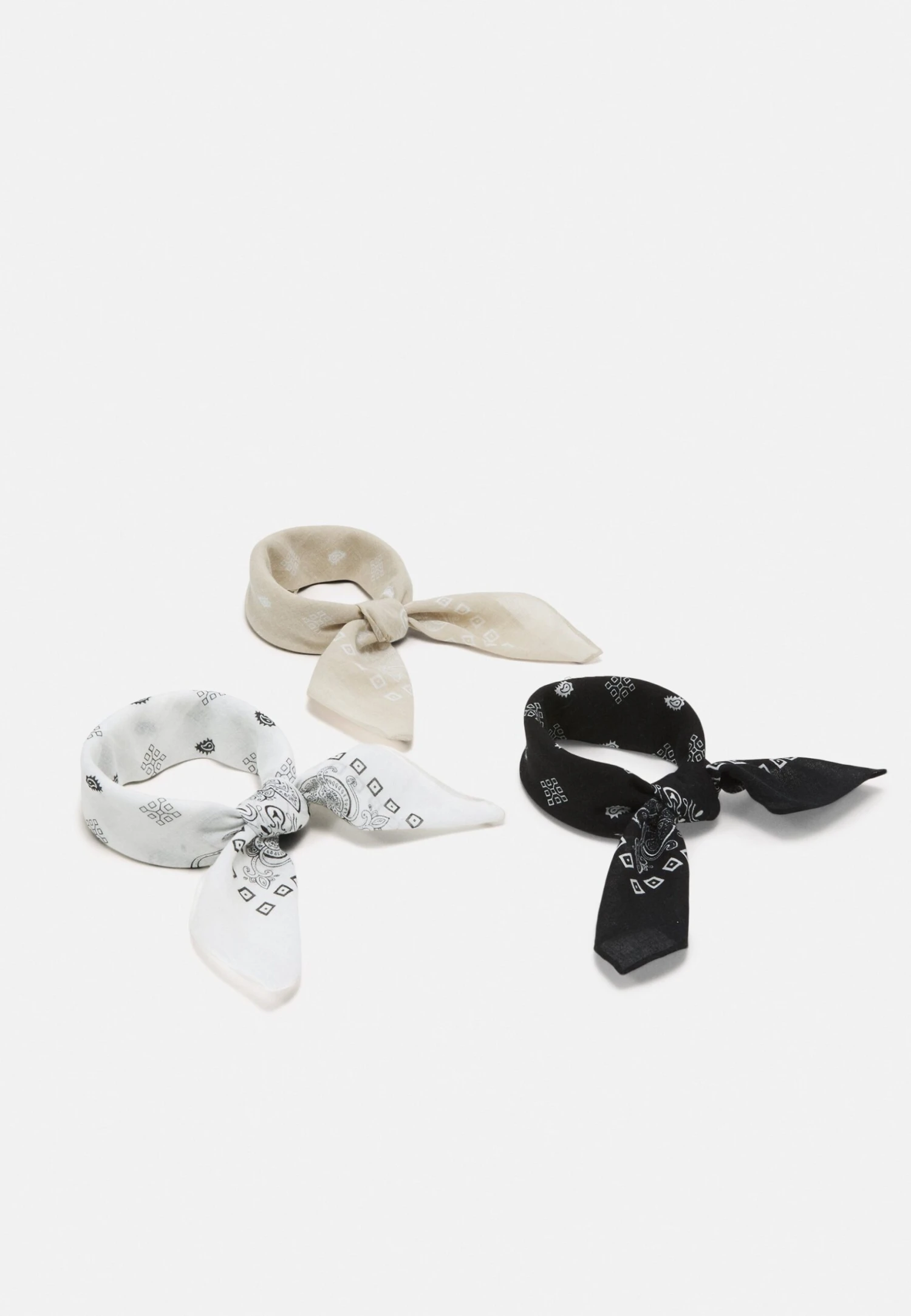Pier OneBANDANA UNISEX 3 PACK - Scarf - Black/white/beige 3 Pier OneBANDANA UNISEX 3 PACK - Scarf - Black/white/beige