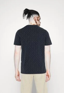 Pier One5 PACK - T-shirt - Bas - Dark Blue/white/red -Macys Butik 295c2df551ed43f6a208a62db37e5d5f