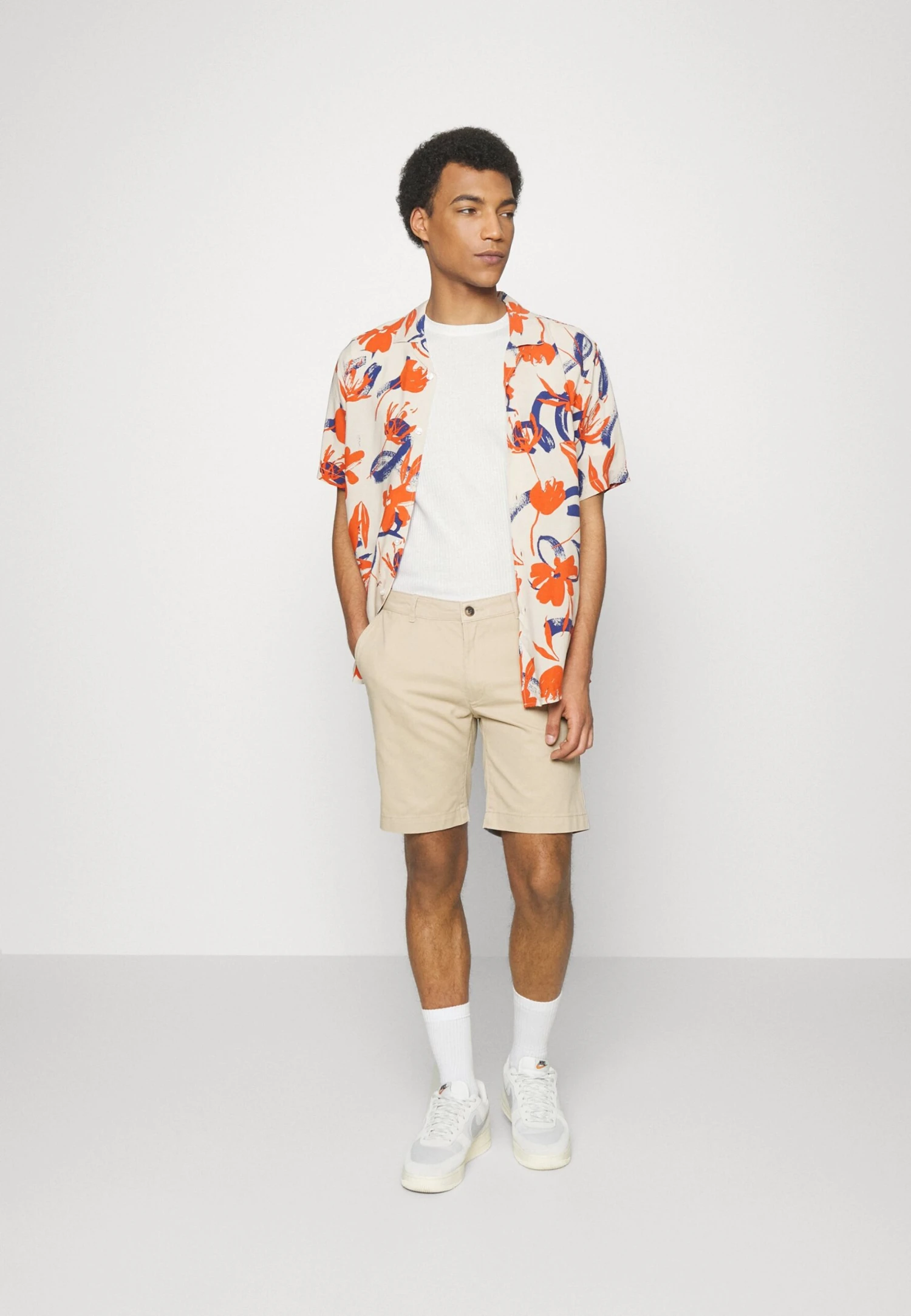 Pier OneSLIM FIT RIBBED T-SHIRT 2 PACK - T-shirt - Bas - White/black 3 Pier OneSLIM FIT RIBBED T-SHIRT 2 PACK - T-shirt - Bas - White/black