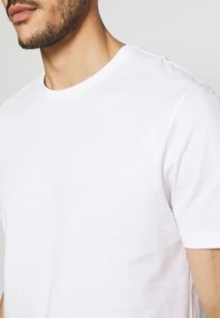 Pier OneT-shirt - Bas - White/black/bordeaux 21 Pier OneT-shirt - Bas - White/black/bordeaux -Macys Butik 4a6de0d2b72e4f1290d4d17a26a3cd34