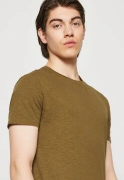 Pier OneT-shirt - Bas - Black/light Blue/khaki/mint/beige -Macys Butik 54e4eb47d150489faf0f2a6348817fd5