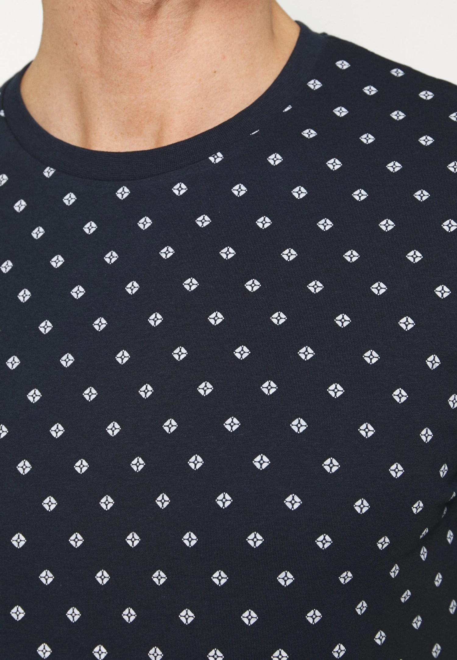 Pier One3 PACK - T-shirt Med Print - White/dark Blue/red 9 Pier One3 PACK - T-shirt Med Print - White/dark Blue/red - Bild 7