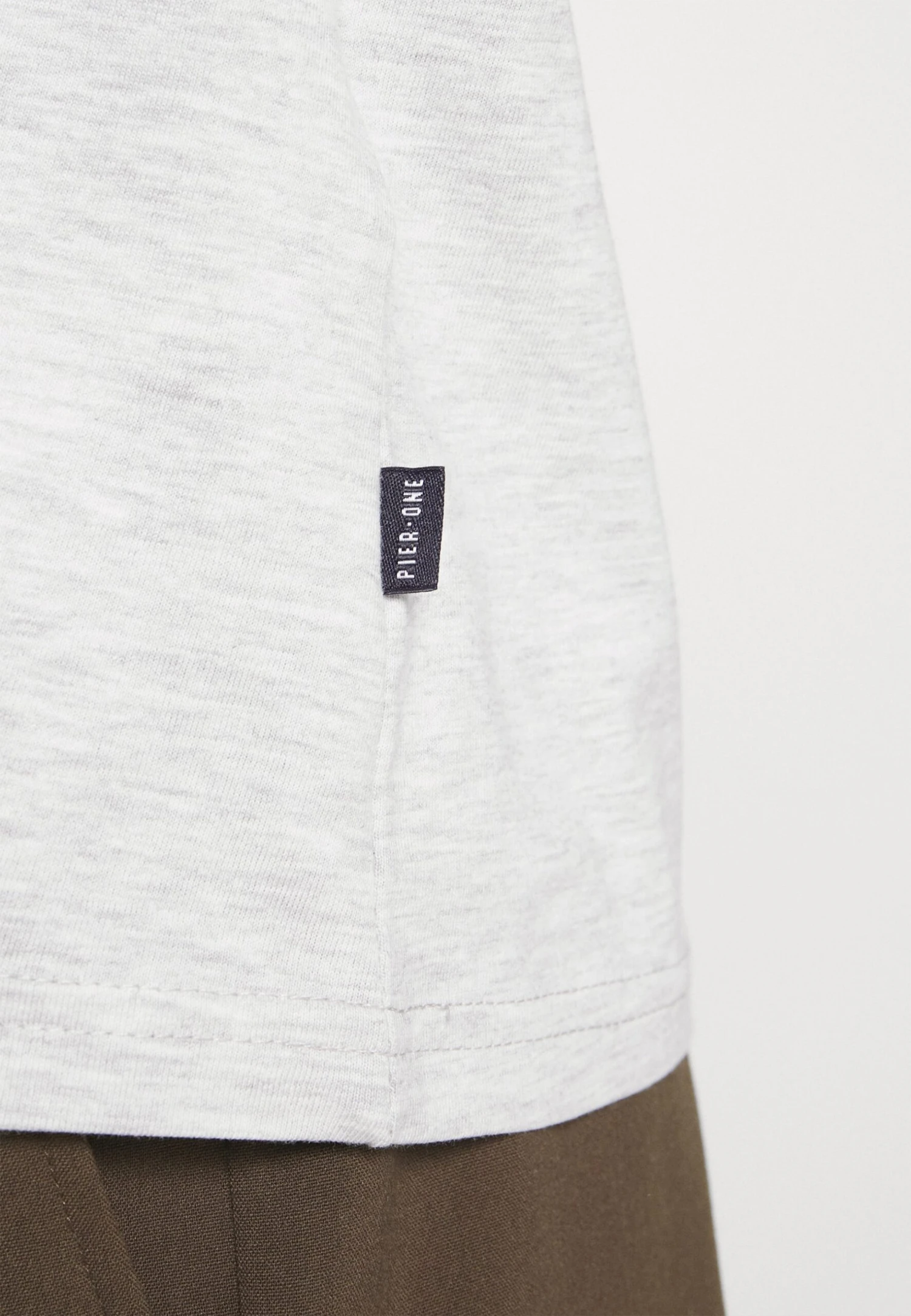 Pier One5 PACK - T-shirt - Bas - Light Grey - 101_white - 001_green - 602 10 Pier One5 PACK - T-shirt - Bas - Light Grey - 101_white - 001_green - 602 - Bild 8