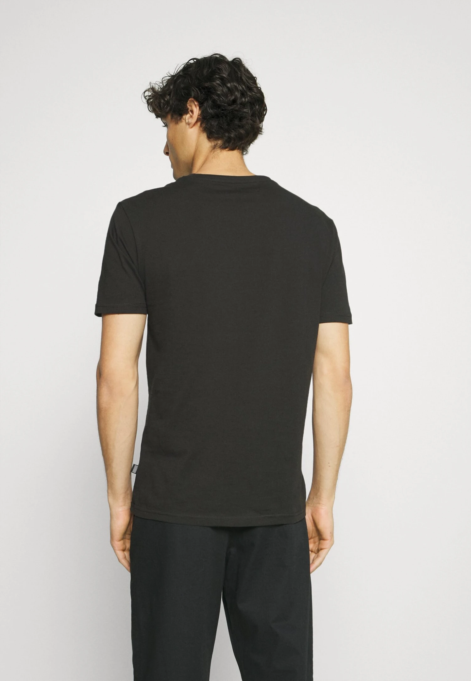 Pier One5 PACK - T-shirt - Bas - White/black/dark Blue 5 Pier One5 PACK - T-shirt - Bas - White/black/dark Blue - Bild 3