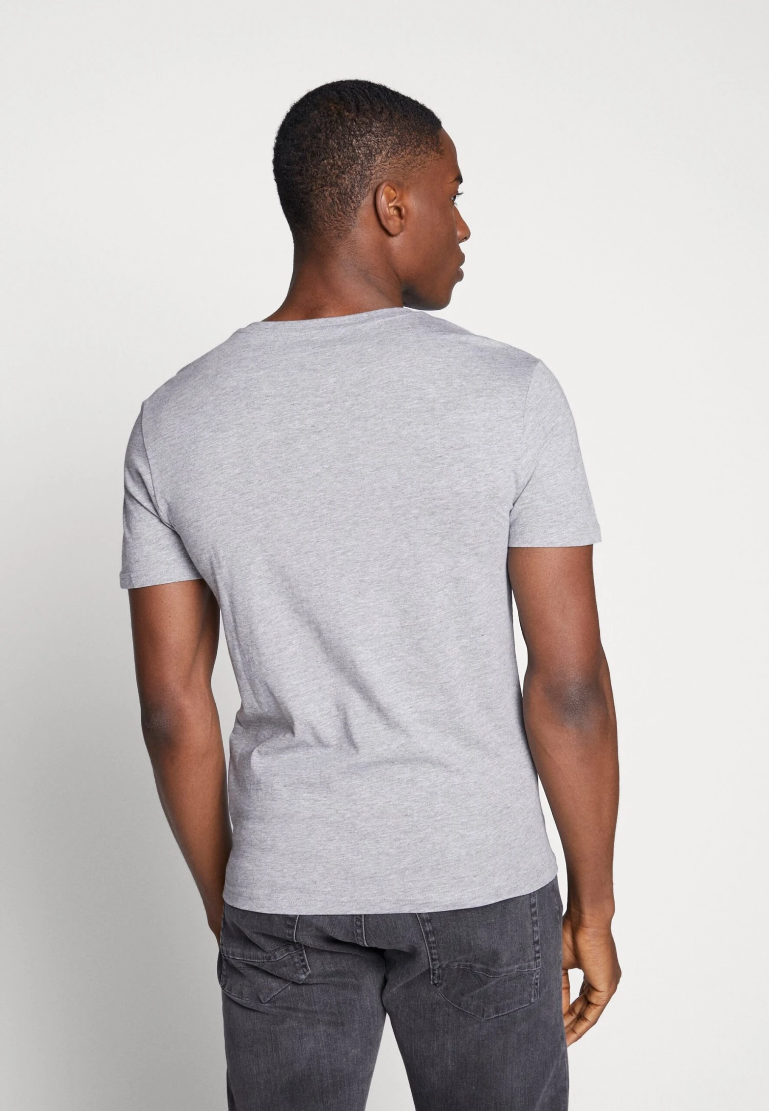 Pier One3 PACK - T-shirt - Bas - Black, Grey, Green 6 Pier One3 PACK - T-shirt - Bas - Black, Grey, Green - Bild 4