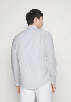 Pier OneSkjorta - White/light Blue 9 Pier OneSkjorta - White/light Blue -Macys Butik bbe9bb77261549e4833cde47c28b7767