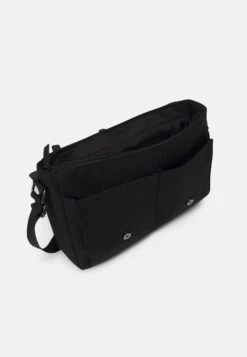 Pier OneAxelremsväska - Black -Macys Butik bc62c61958f54d03ae41ef60f0c04b83