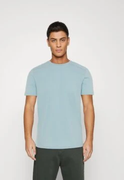 Pier One7 PACK - T-shirt - Bas - Red/silver/royal Blue -Macys Butik c72a2b311f4d45699986054495042c6a