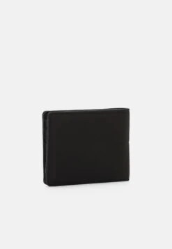 Pier OnePlånbok - Black 7 Pier OnePlånbok - Black -Macys Butik c92fa8f0fc304f9990996b9f6f2d536a