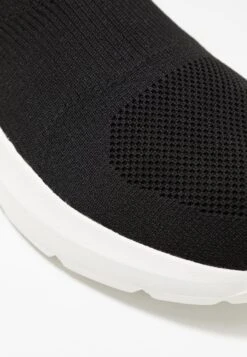 Pier OneHöga Sneakers - Black/white -Macys Butik d18d5edc12fa47c28b7c102123a50ad4