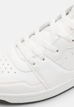 Pier OneHöga Sneakers - White -Macys Butik d92dbfafcd0845868bafc96ae8ec8083
