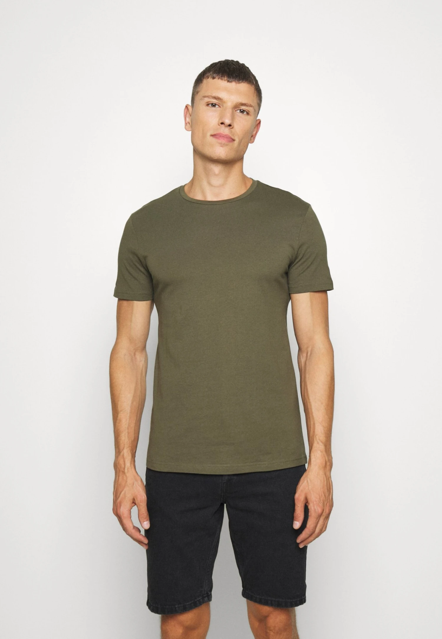 Pier One7 PACK - T-shirt - Bas - White/blue/green 5 Pier One7 PACK - T-shirt - Bas - White/blue/green - Bild 3