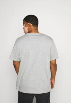 Pier One5 PACK - T-shirt - Bas - Khaki/grey/dark Blue -Macys Butik ec3697a3377045a681099b809ac45742