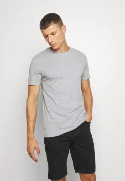 Pier One7 PACK - T-shirt - Bas - White/blue/green 12 Pier One7 PACK - T-shirt - Bas - White/blue/green -Macys Butik eda6b13a6c134a3f80a2d698b4ee4ee0