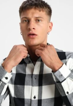 Pier OneSkjorta - Black/white 11 Pier OneSkjorta - Black/white -Macys Butik f53db08a39734cb0a9045c08ab5cf6e6