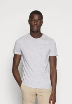 Pier One5 PACK - T-shirt - Bas - Dark Blue/grey/khaki -Macys Butik fb97d3a70f594235aa02f60b48ba6fae