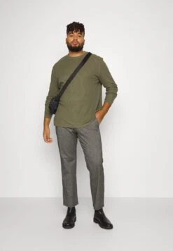 Pier OneLångärmad Tröja - Olive 9 Pier OneLångärmad Tröja - Olive -Macys Butik ffe4fea9dcff44a98ff02922092d870d